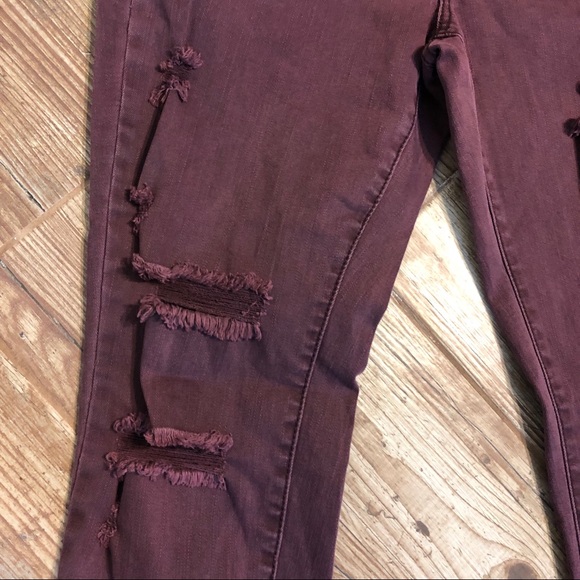 Distressed burgundy SOHO Leggings - Picture 2 of 6
